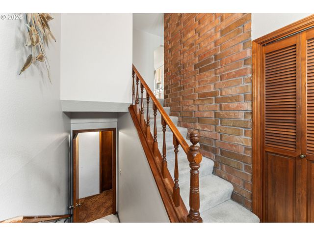701 Ne FOOTHILLS Dr, Estacada, OR 97023