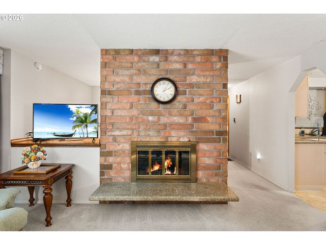 701 Ne FOOTHILLS Dr, Estacada, OR 97023