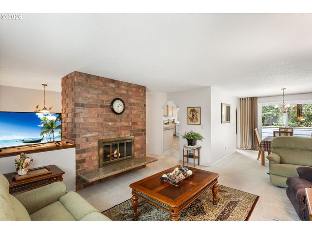 701 Ne FOOTHILLS Dr, Estacada, OR 97023