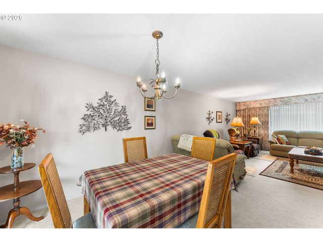 701 Ne FOOTHILLS Dr, Estacada, OR 97023
