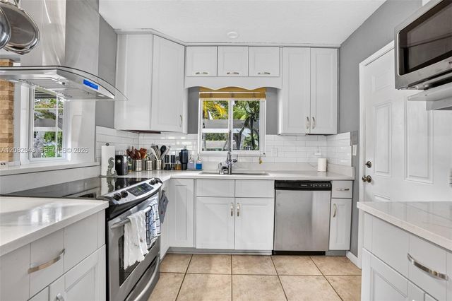2100 SW 23rd Terrace, Fort Lauderdale, FL 33312