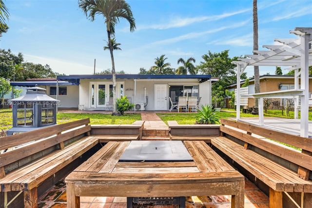 2100 SW 23rd Terrace, Fort Lauderdale, FL 33312