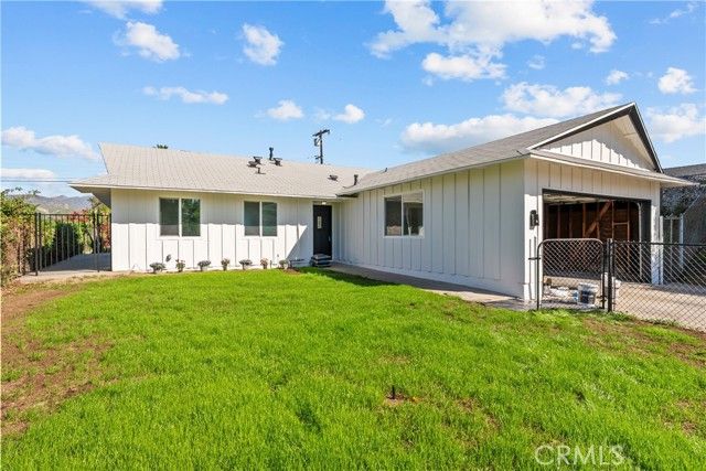 11010 Borden, Pacoima (los Angeles), CA 91331