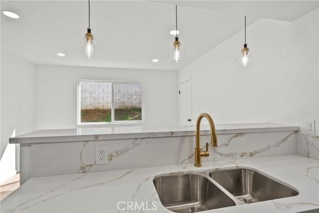 11010 Borden, Pacoima (los Angeles), CA 91331