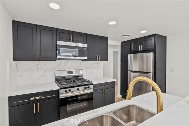 11010 Borden, Pacoima (los Angeles), CA 91331