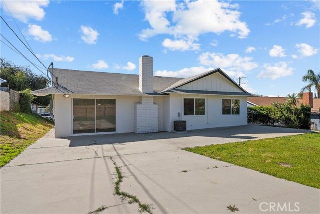 11010 Borden, Pacoima (los Angeles), CA 91331