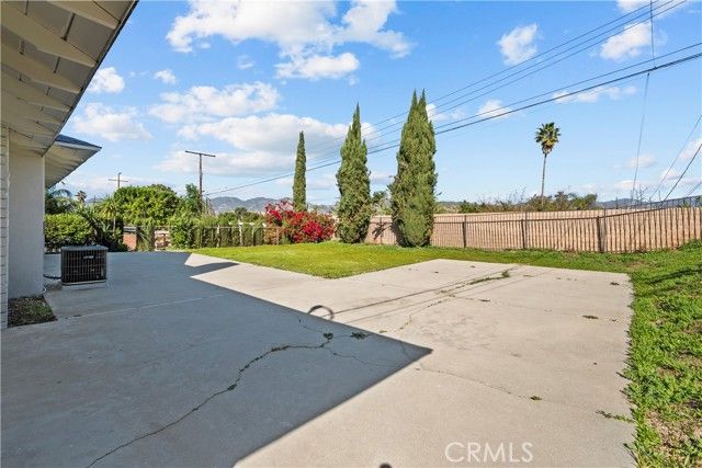 11010 Borden, Pacoima (los Angeles), CA 91331