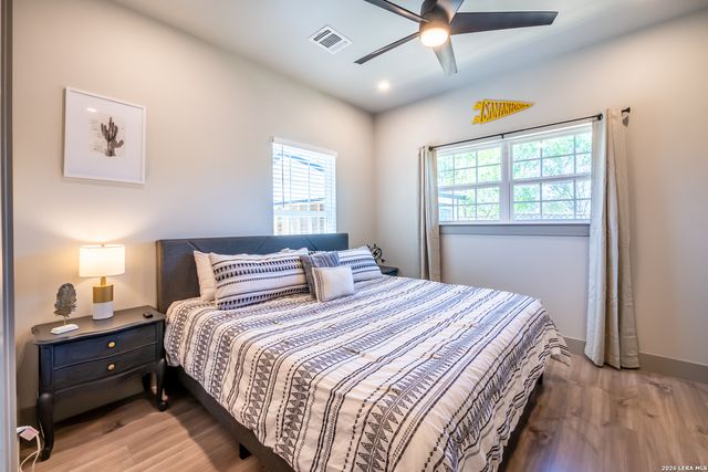 1123 S Olive, San Antonio, TX 78210