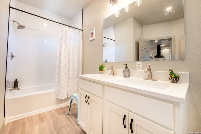 1123 S Olive, San Antonio, TX 78210