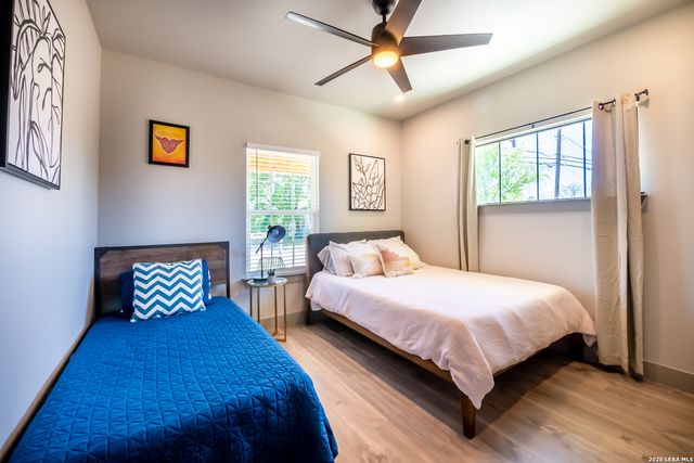 1123 S Olive, San Antonio, TX 78210