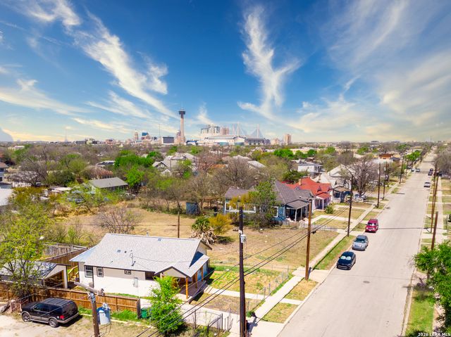1123 S Olive, San Antonio, TX 78210