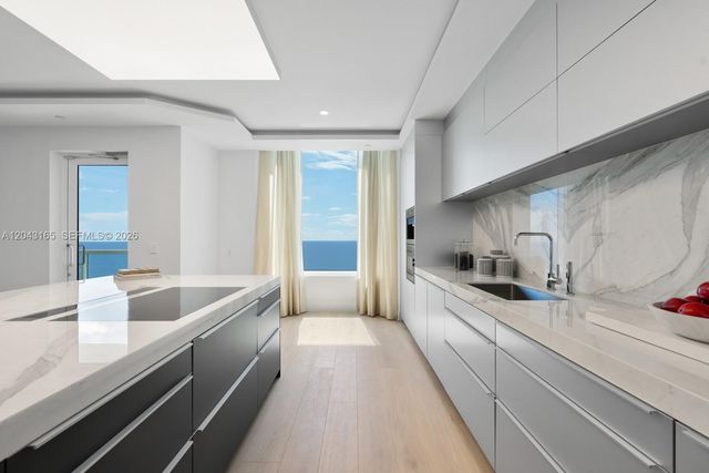 17875 Collins Avenue PH5002, Sunny Isles Beach, FL 33160