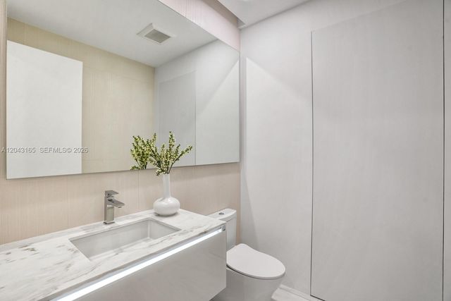 17875 Collins Avenue PH5002, Sunny Isles Beach, FL 33160