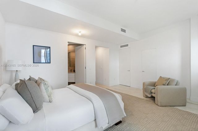 17875 Collins Avenue PH5002, Sunny Isles Beach, FL 33160