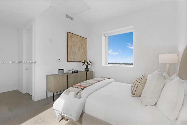 17875 Collins Avenue PH5002, Sunny Isles Beach, FL 33160