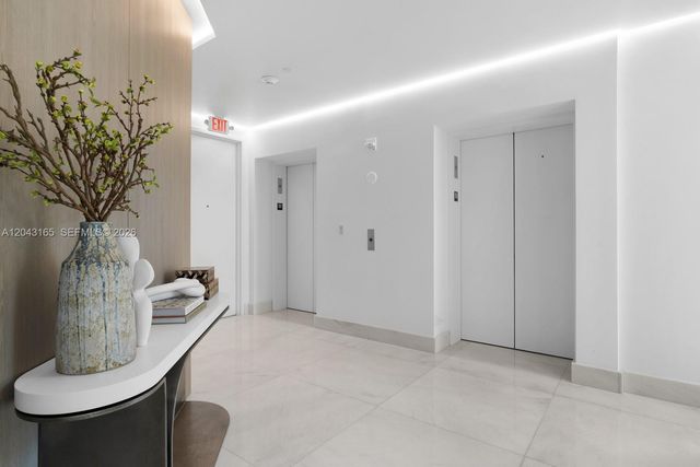 17875 Collins Avenue PH5002, Sunny Isles Beach, FL 33160