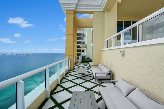 17875 Collins Avenue PH5002, Sunny Isles Beach, FL 33160