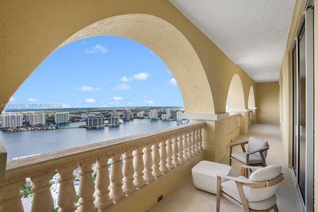 17875 Collins Avenue PH5002, Sunny Isles Beach, FL 33160