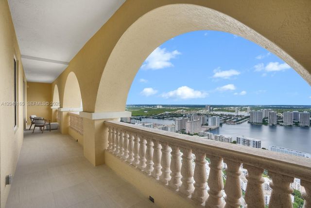 17875 Collins Avenue PH5002, Sunny Isles Beach, FL 33160
