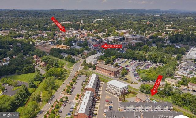 200 MURDOCH SQ SE, Leesburg, VA 20175
