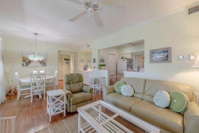 5025 Harmony Circle 203, Vero Beach, FL 32967