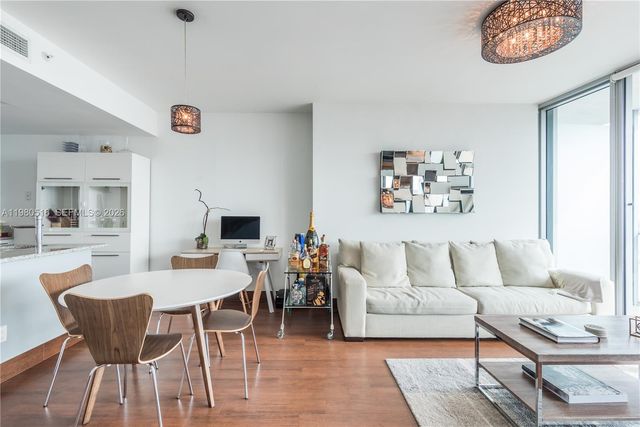 888 Biscayne Blvd 3506, Miami, FL 33132