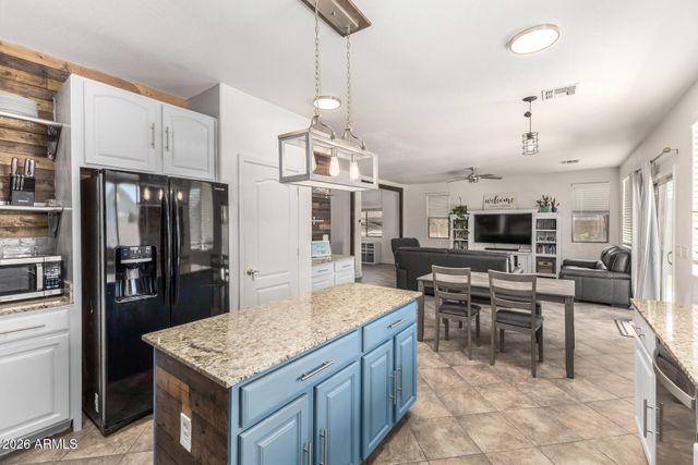 673 W HEREFORD Drive, San Tan Valley, AZ 85143