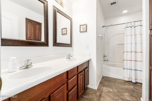 673 W HEREFORD Drive, San Tan Valley, AZ 85143