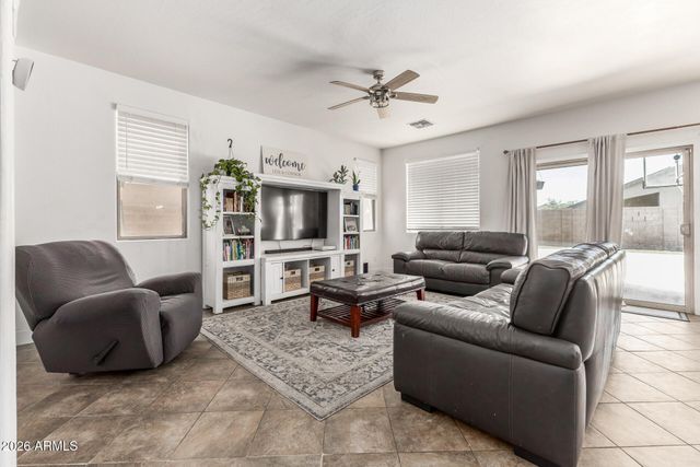 673 W HEREFORD Drive, San Tan Valley, AZ 85143