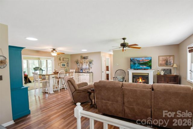 14 N Willow Wood Trail, Hendersonville, NC 28739
