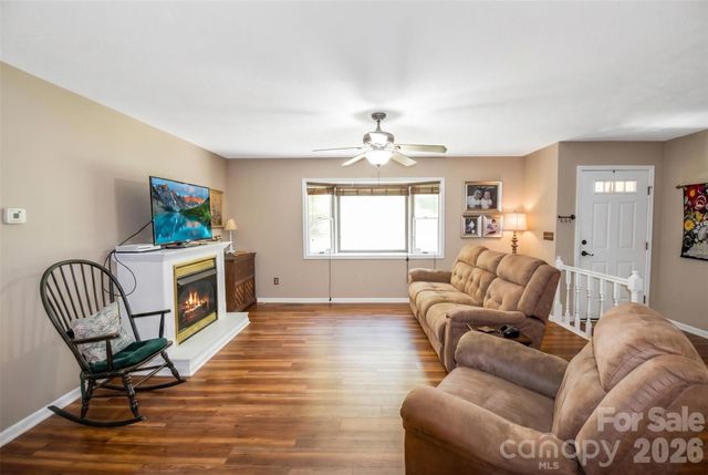 14 N Willow Wood Trail, Hendersonville, NC 28739
