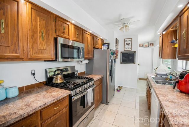14 N Willow Wood Trail, Hendersonville, NC 28739