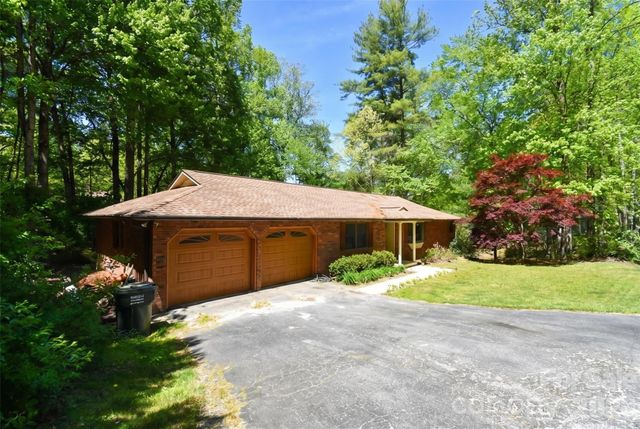14 N Willow Wood Trail, Hendersonville, NC 28739