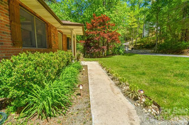 14 N Willow Wood Trail, Hendersonville, NC 28739