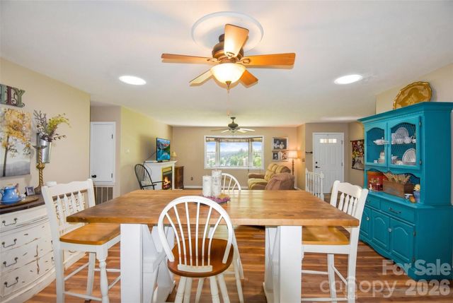 14 N Willow Wood Trail, Hendersonville, NC 28739