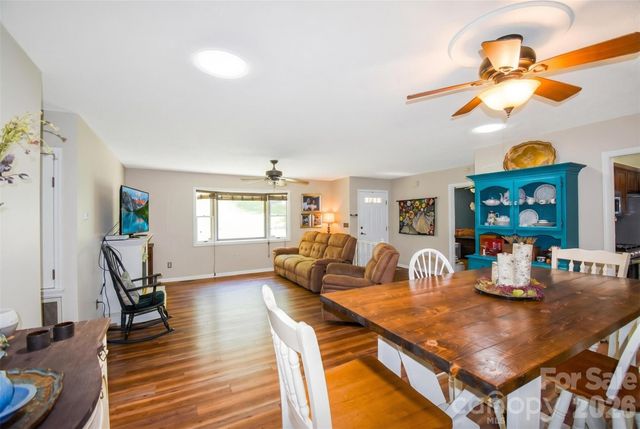 14 N Willow Wood Trail, Hendersonville, NC 28739