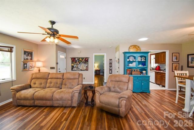 14 N Willow Wood Trail, Hendersonville, NC 28739