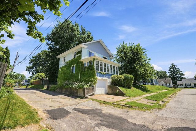 2111 MISSISSIPPI Avenue, Davenport, IA 52803