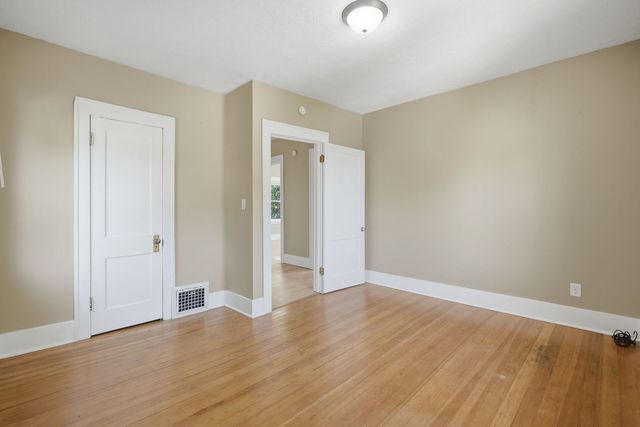 2111 MISSISSIPPI Avenue, Davenport, IA 52803