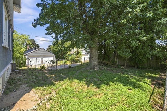 2111 MISSISSIPPI Avenue, Davenport, IA 52803