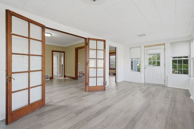 2111 MISSISSIPPI Avenue, Davenport, IA 52803