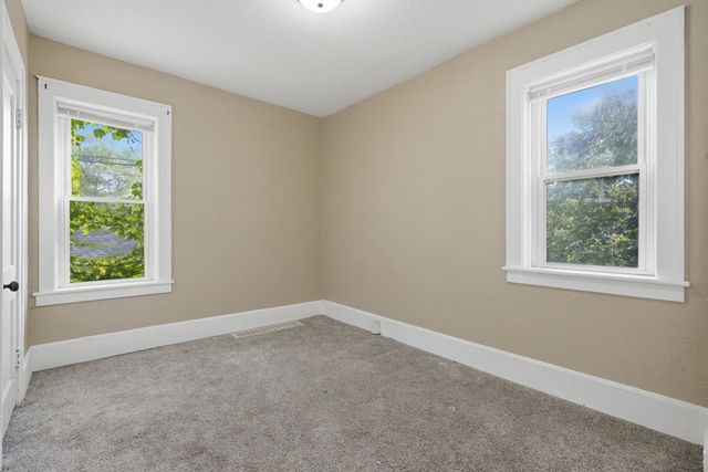 2111 MISSISSIPPI Avenue, Davenport, IA 52803