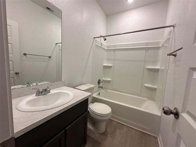 122 Tejas Village Parkway, Beasley, TX 77417