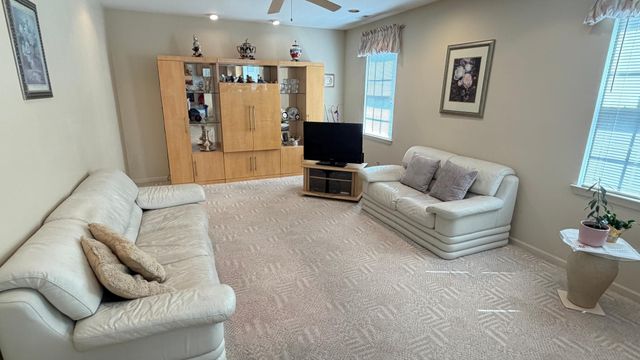 4 ACACIA AVE, Robbinsville, NJ 08691