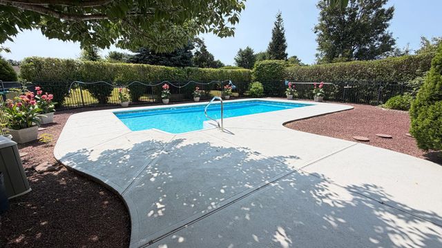 4 ACACIA AVE, Robbinsville, NJ 08691