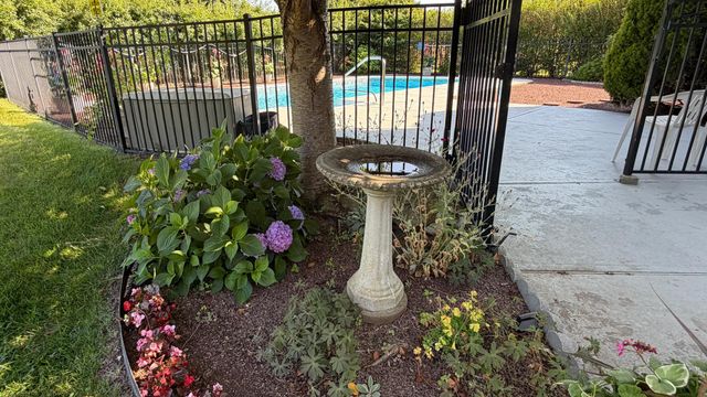 4 ACACIA AVE, Robbinsville, NJ 08691