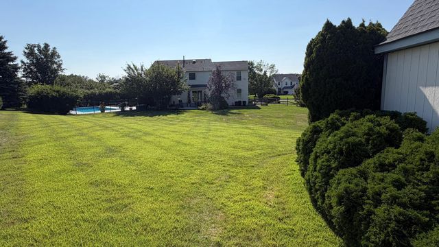 4 ACACIA AVE, Robbinsville, NJ 08691
