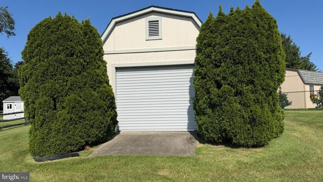 4 ACACIA AVE, Robbinsville, NJ 08691