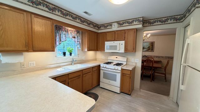 4 ACACIA AVE, Robbinsville, NJ 08691