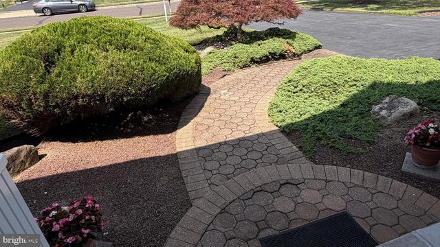 4 ACACIA AVE, Robbinsville, NJ 08691